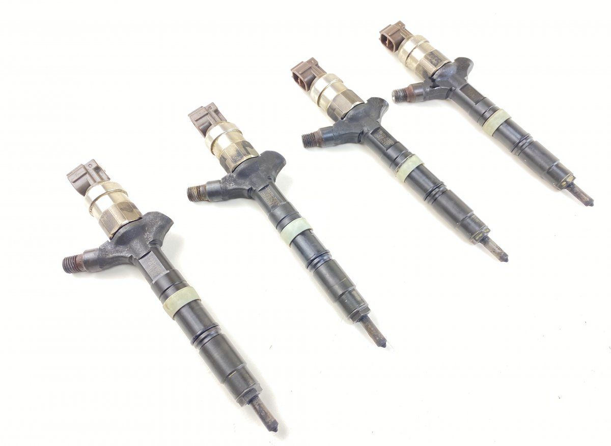 2367039025 Fuel injector set TOYOTA LAND CRUISER 120 (2002-2009)