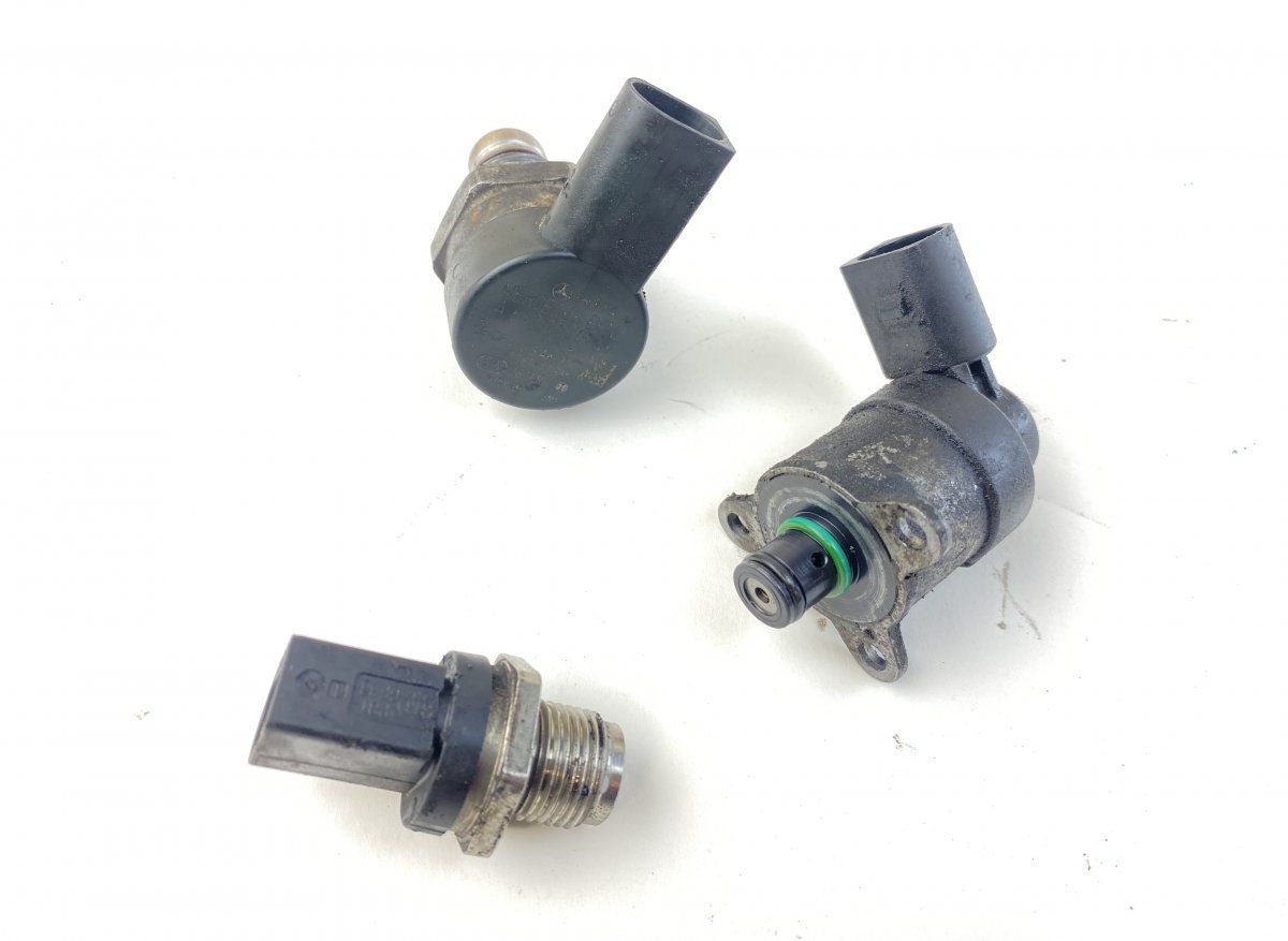 0281002927 A6420740284 0281002985 Fuel pressure regulator set MERCEDES-BENZ E-CLASS (W212) (2009-2016)