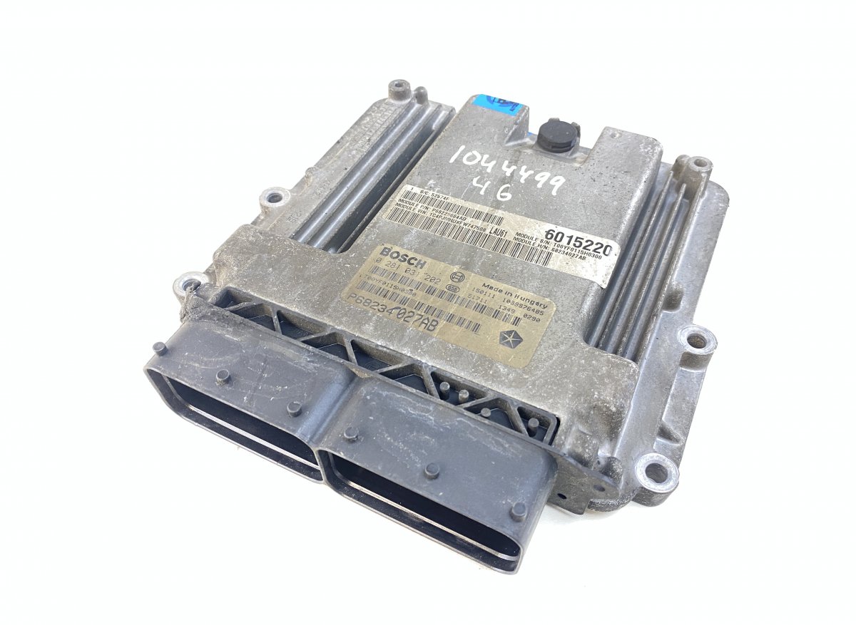 Jeep Cherokee (KL) Engine Control Unit / module (ECU) 0281031202 Engine Control Unit / module (ECU) J...