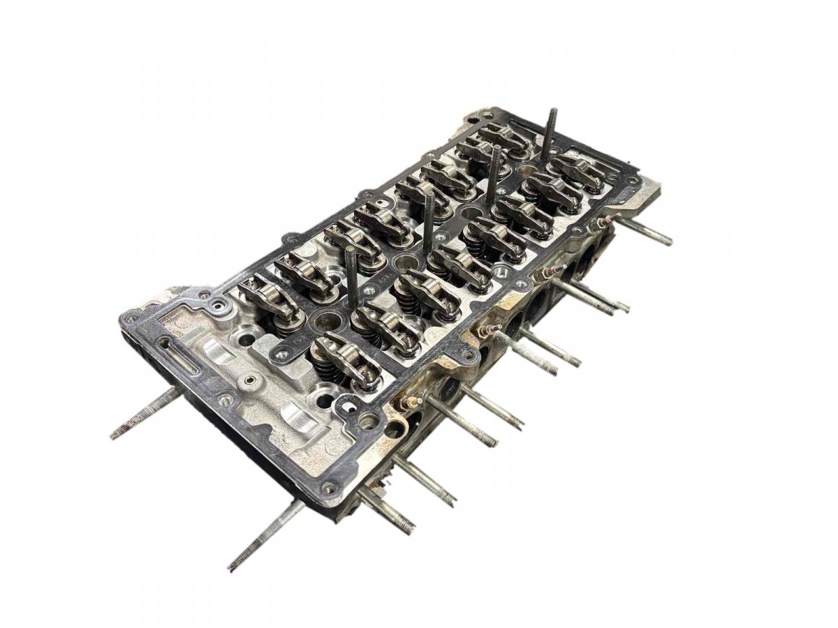 Jeep Cherokee (KL) cylinder head 68286268AA Cylinder Head JEEP CHEROKEE V (KL) (...