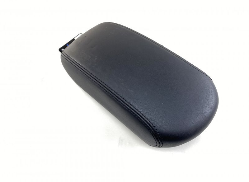 7UG06U00AA Armrest cover front JEEP AVENGER (J2) (2022-)