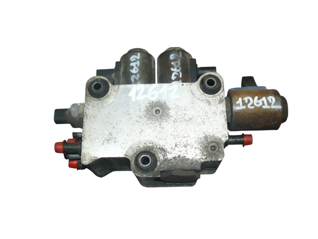 Land Rover Range Rover Sport Air suspension valve block CJ3VA Air suspension valve block LAND ROVER RAN...