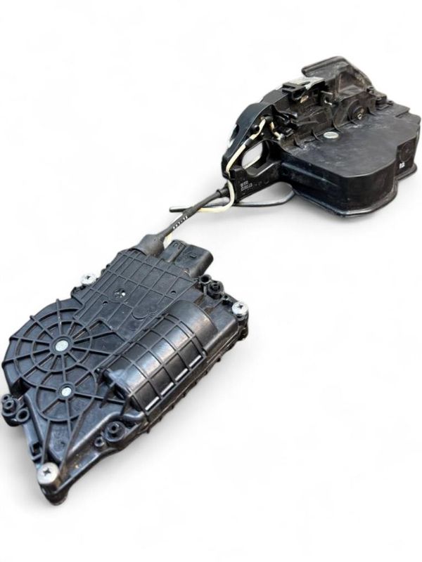 7185692 51215A36E22 Serrure de porte avant droite BMW 7 (F01, F02) (2008-2016)