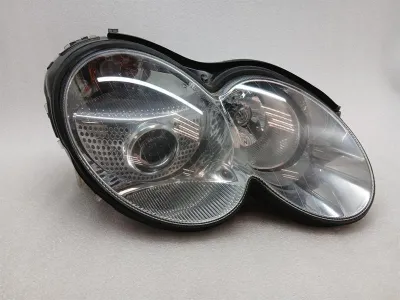 Десен фар за Mercedes SL R230 LHD A2308207461 с десен волан.