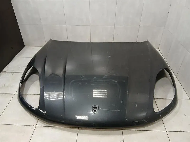 Porsche Macan (XAB) kapotas