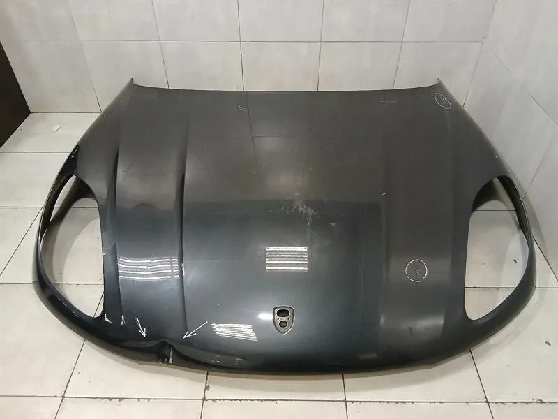 Porsche Macan (XAB) kapotas