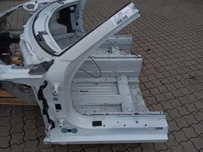 Poutre de châssis avant gauche Porsche Cayman 718 GT4RS 98150216301 Passage de roue avant gauche