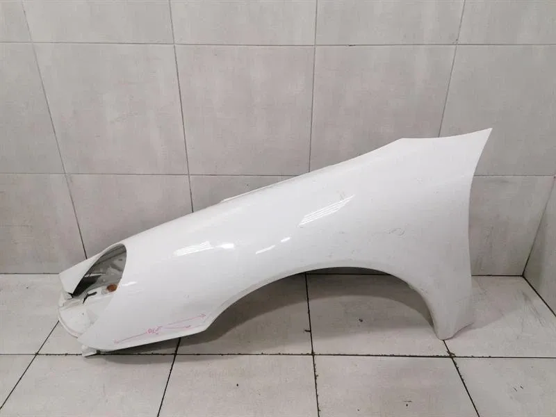 Porsche 911 (996) Porsche 911 997 Left Wing 99750303100 Left Fender FAULTY- Body type: Convertible
Fuel: Petrol