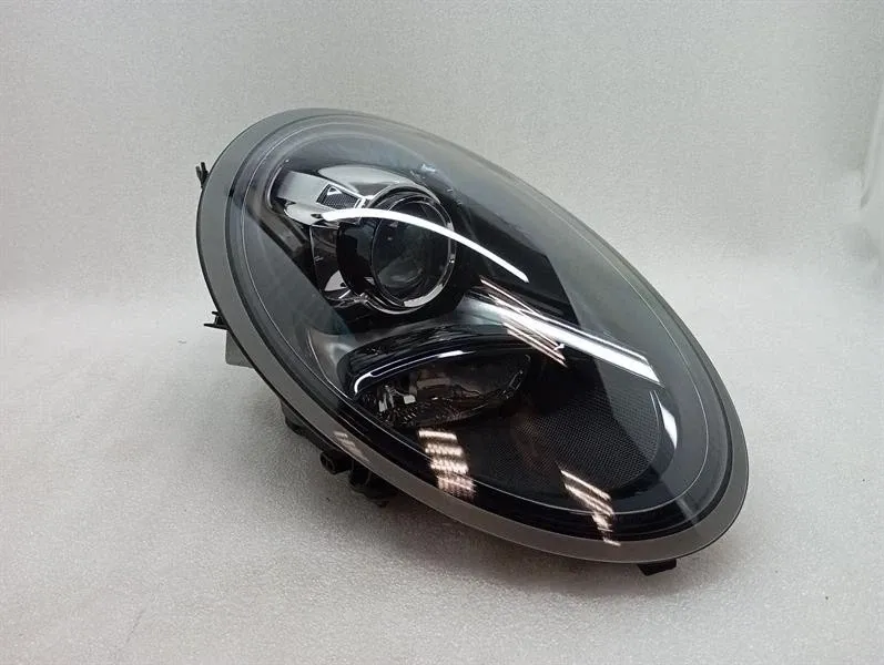 Porsche 911 (991) 13-16 GT3 GTS PORSCHE 911 991 Right Headlight Headlamp Right 99163199650- Body type: Coupe
Fuel: Petrol