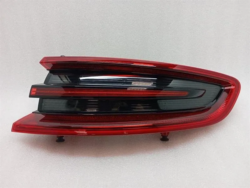 Porsche Macan 95B right rear light 95B945096D tail light rear right-