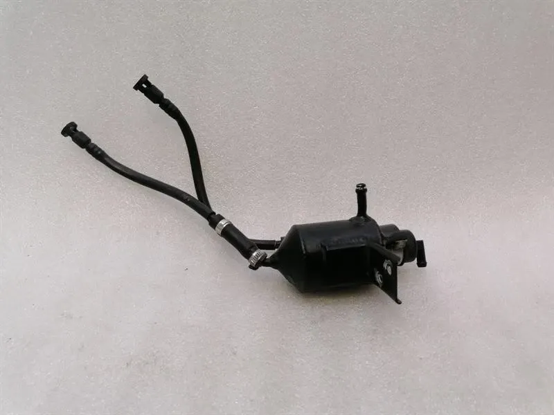 Ferrari F355 Ferrari F355 F129 Spider Reservoir 157977 Reservoir - Body type: Convertible
Fuel: Petrol