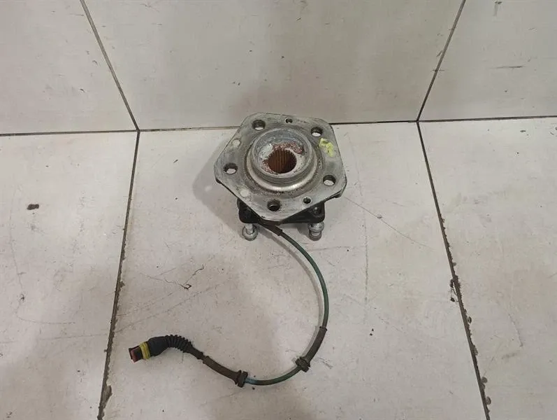 Ferrari 599 GTB F141 Right Front Hub 197232 Wheel Bearing Housing Front Right-