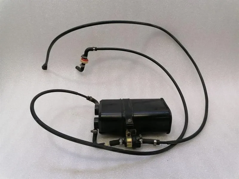 Ferrari F355 Ferrari F355 F129 Spider Evap Reservoir 174626 Reservoir - Body type: Convertible
Fuel: Petrol