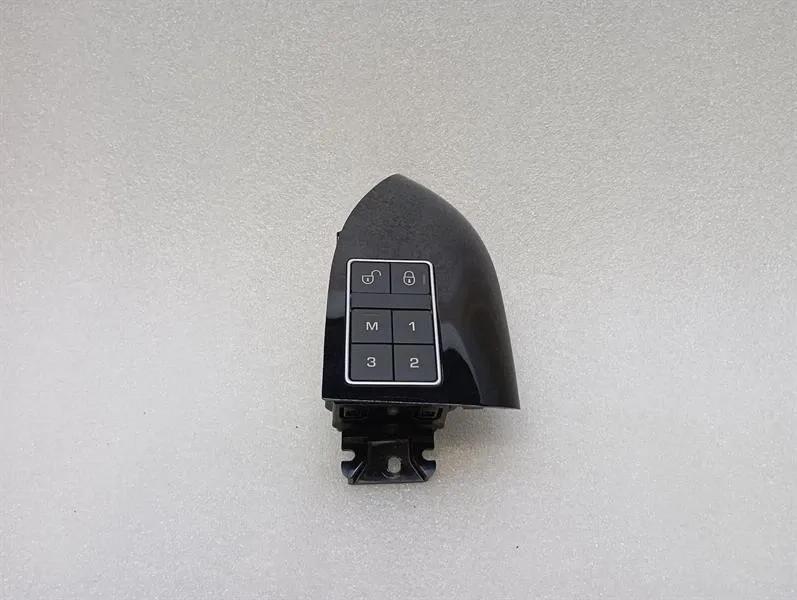 Land Rover Range Rover (L405) Land Rover Range Rover L405 Door handle CPLA-14017-BD Door Handle- Body type: SUV
Fuel: Diesel