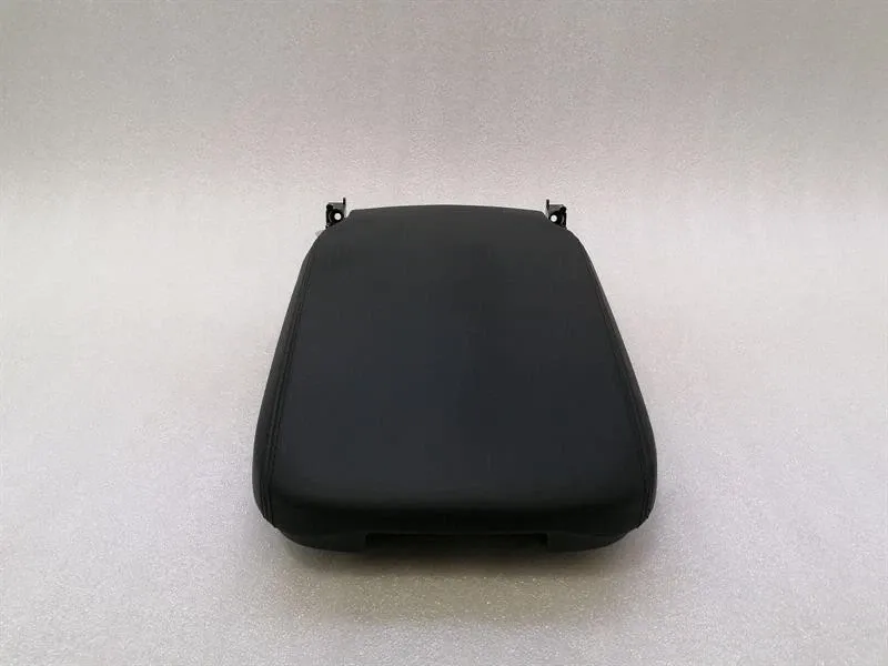 Land Rover Range Rover Sport (L494) Land Rover Range Rover Sport L494 Armrest LR077350 Centre Armrest Armrest- Body type: SUV
Fuel: Petrol