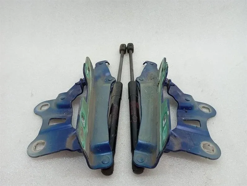 Land Rover Range Rover Sport (L494) Land Rover Range Rover Sport L494 Bonnet Hinge LR036584 Bonnet Hinge Link- Body type: SUV
Fuel: Petrol