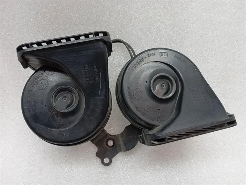 Land Rover Range Rover Sport (L494) Land Rover Range Rover Sport L494 Horn CPLA-13A803-AC Horn Fanfare- Body type: SUV
Fuel: Petrol