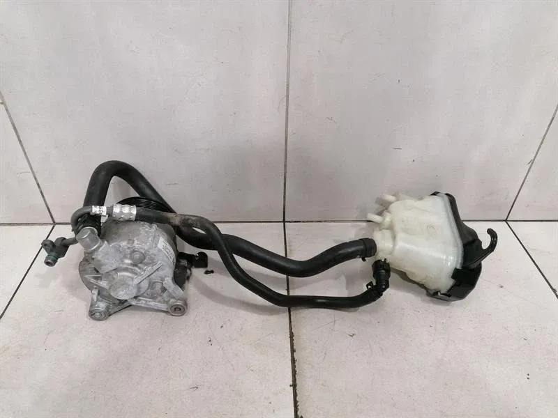 Land Rover Range Rover Sport (L494) Land Rover Range Rover Sport L494 Power Steering Pump CPLA-5F489-AC Power Steering Pump - Body type: SUV
Fuel: Petrol