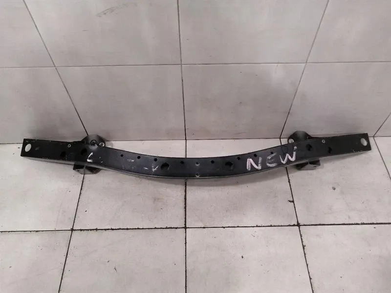 Maserati Ghibli M157 Front Bumper Beam 14-22 673010978 Front Bumper Carrier-