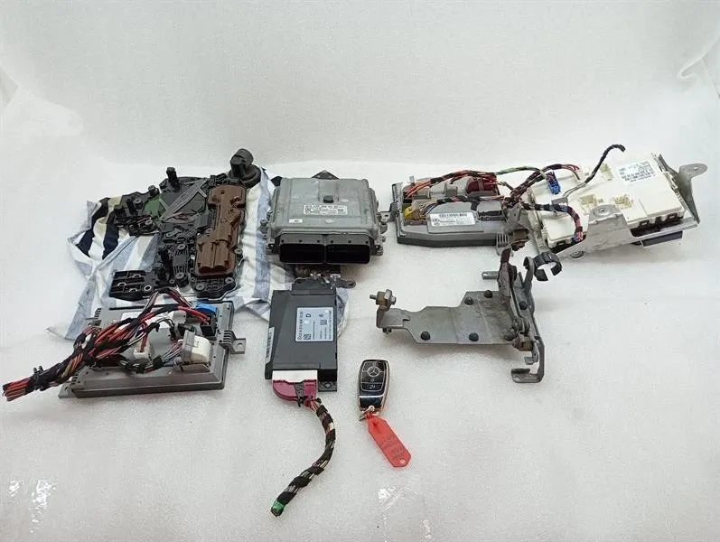 MERCEDES C63 AMG M177 W205 Engine ECU A1779004500 SET Engine ECU FACELIFT-