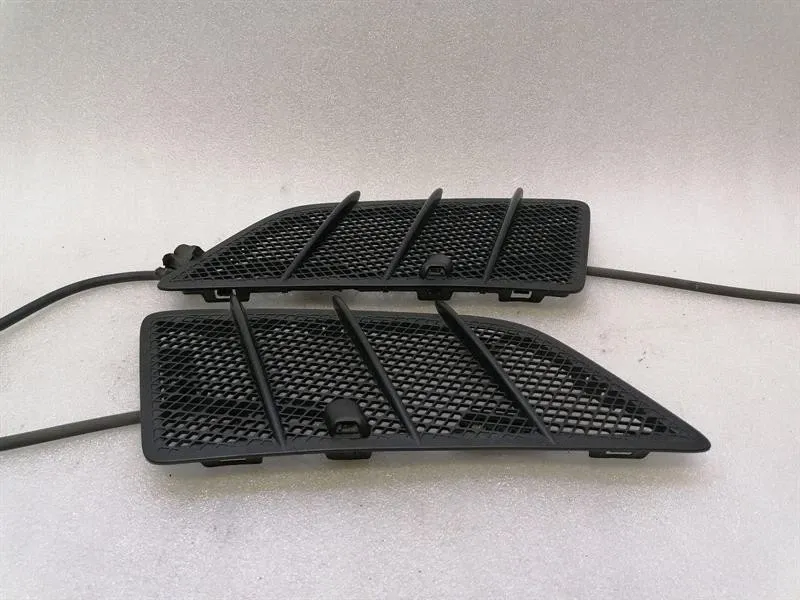 Mercedes-Benz A (W169) Mercedes ML W164 Bonnet Grille A1648801405 Bonnet Vent Grille Washer- Body type: SUV
Fuel: Petrol