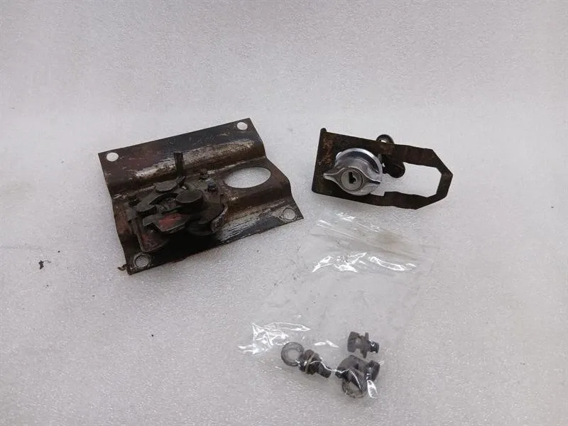 Aston Martin Vantage AM Series 3 1973-1978 Boat Lock Tailgate Lock-