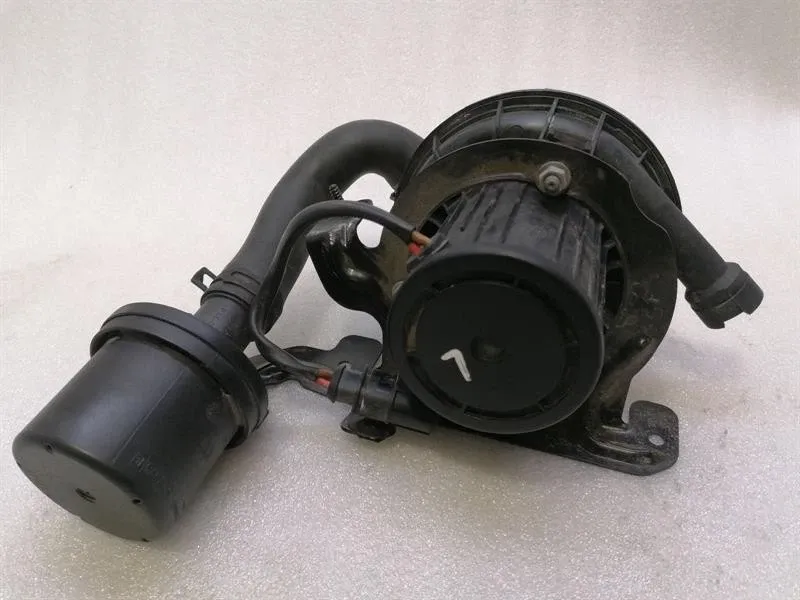 Audi R8 Audi R8 4S Performance secondary air pump 07L959253K secondary air pump pump-
