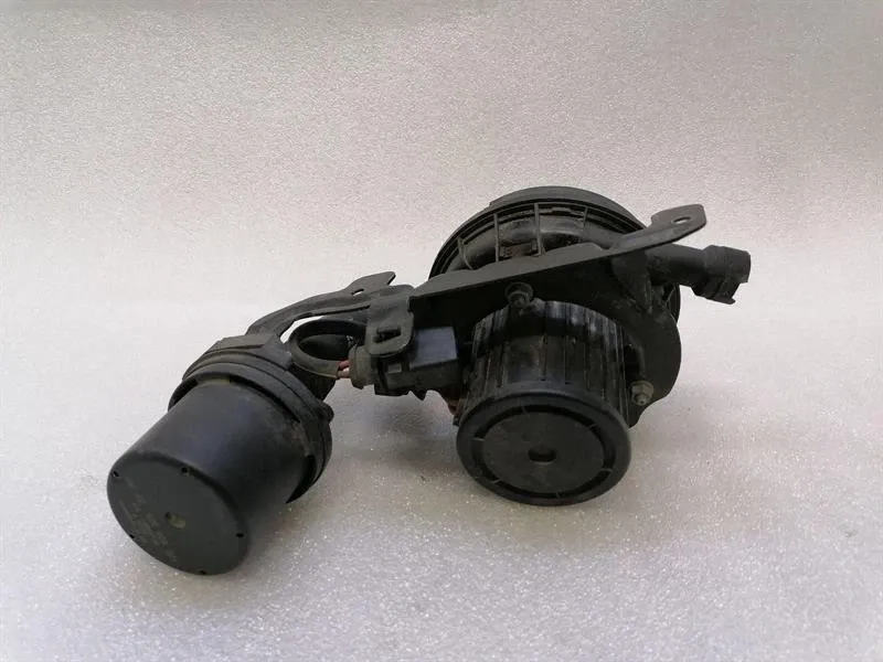 Audi R8 Audi R8 4S Performance secondary air pump 07L959253K secondary air pump pump-