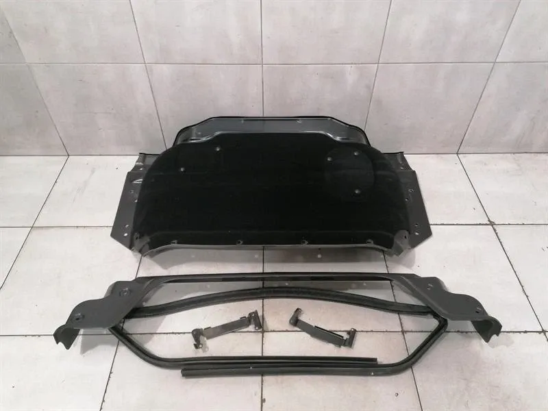Audi R8 Type 42 V10 5.2 Spyder Soft Top Box Cover 427825147D Top Box-