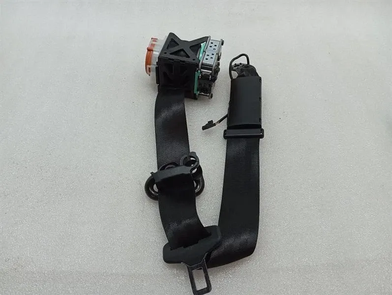 Audi R8 Type 42 Spyder front left seatbelt 427857705E seat belt belt front-