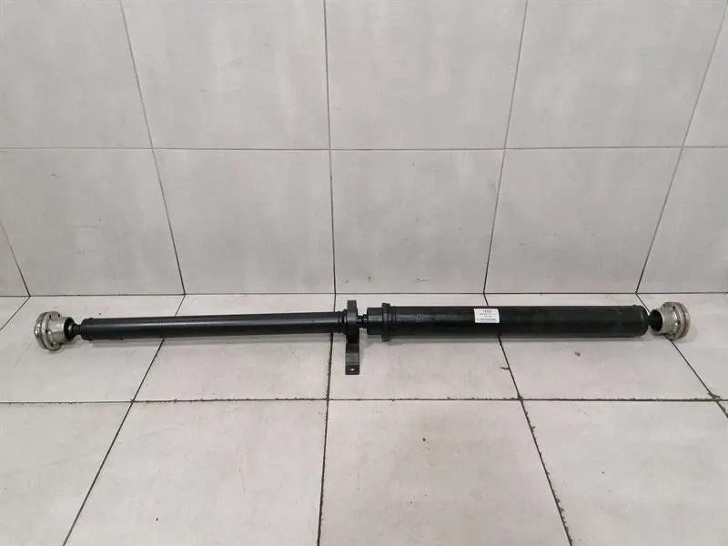 Audi R8 Audi R8 Type 42 V10 5.2 Spyder Propshaft 420521101C Propshaft - Body type: Convertible
Fuel: Petrol