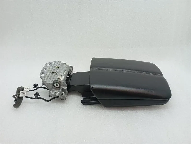 Bentley Continental GT Käetugi, tagaistmes Bentley Continental GTC 18-24 3S 3SD Armrest 3S...