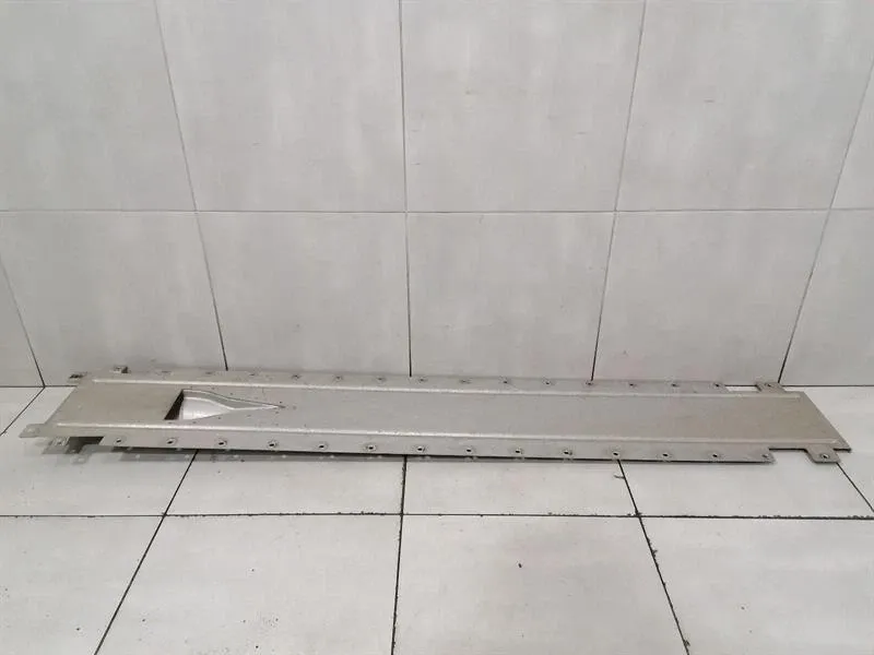 AUDI R8 TYPE 42 V10 5.2 SPYDER UNDERTRAY 420825102A Underbody Trim-