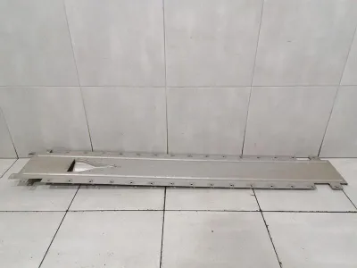 AUDI R8 TYPE 42 V10 5.2 SPYDER UNDERTRAY 420825102A Отделка днища