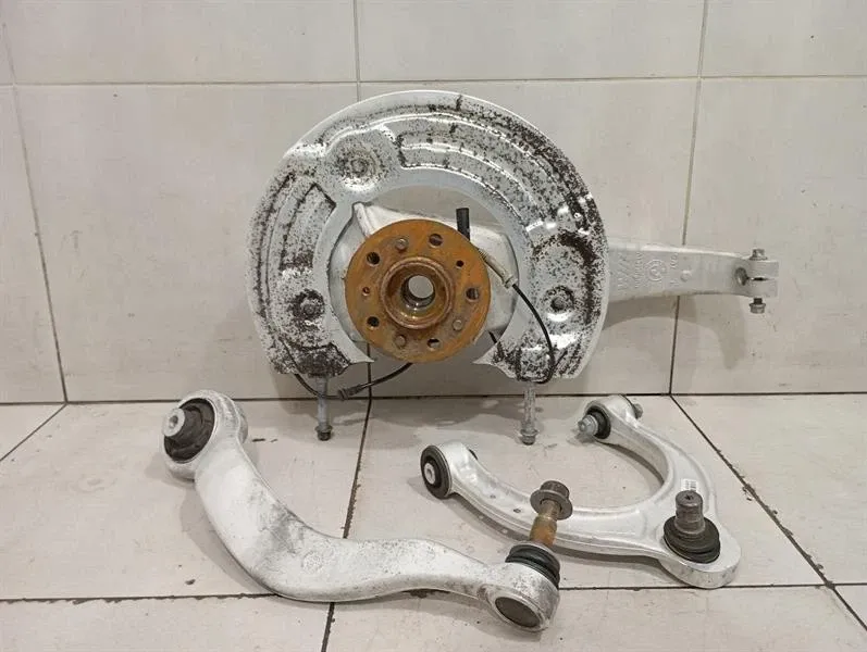 BMW 8 Series 18--25 G16 M8 Left Front Hub 31107857011 Wheel Bearing Housing Front Li-