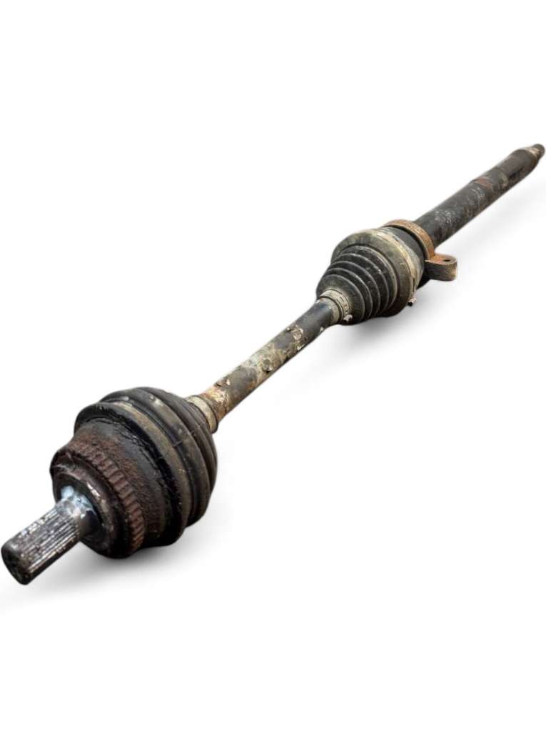 Volvo V70 Drive Shaft Front Right 8252049 Drive Shaft Front Right VOLVO V70 II / ...