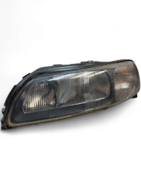 Volvo V70 ajovalo (vasen) 89004809 Headlight left VOLVO V70 II / XC70 I (...