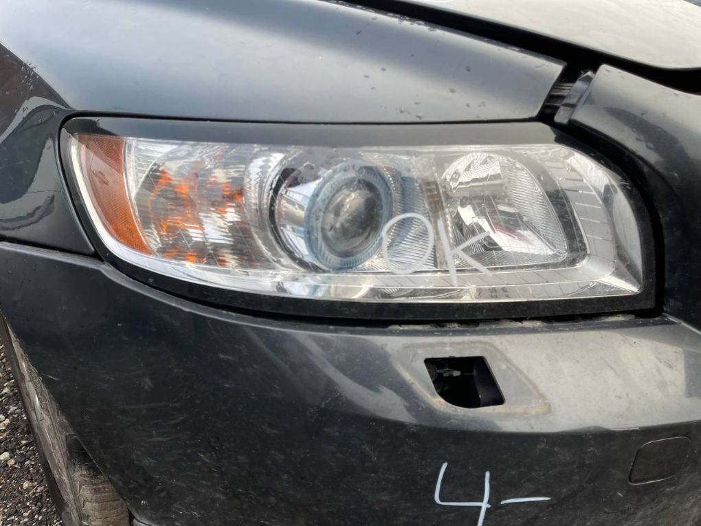 Headlight right VOLVO S40 / V50 / C30 / C70 (MS, MW) (2004-2012)