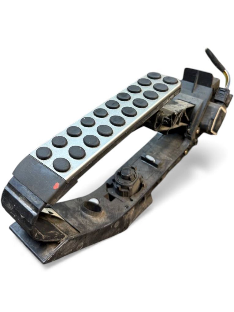 A2303000104 2303000104 A2303000082 2303000082 Accelerator Pedal MERCEDES-BENZ SL-CLASS (R230) (2001-2012)