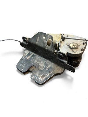 51247111008 7111008 Bagāžnieka vāka slēdzene BMW X5 (E53) (2000-2007)