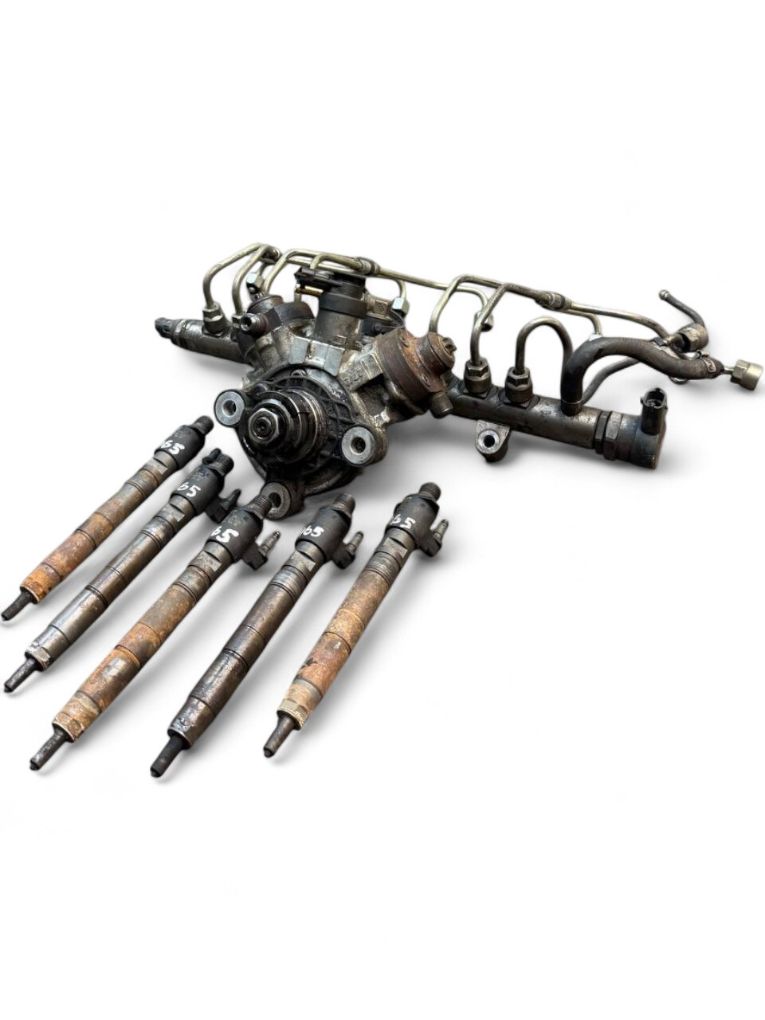 Volvo S60 Fuel injection pump, diesel 0445010681 31372081 31272690 0445116016 0445215...