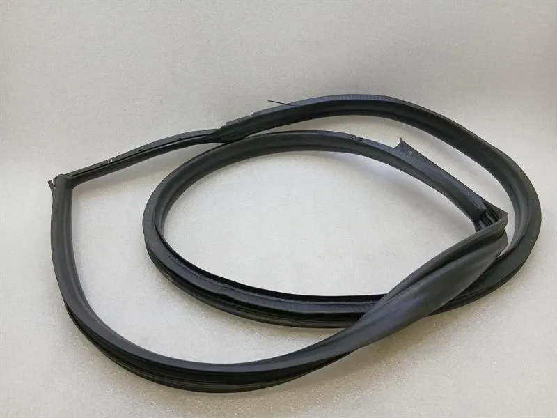 Porsche Boxster (981) Door Seal Porsche Cayman 718 Door Seal 98153707602 RH Doo...