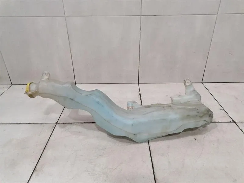 Jeep Grand Cherokee WW2 MK4 Washer Fluid Reservoir 57010719 Washer Fluid Reservoir -