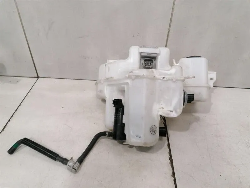 Lexus RC Lexus RC F TRACK XC10 Washer Fluid Reservoir 060851-521 Washer Fluid Tank - Body type: Coupe
Fuel: Petrol