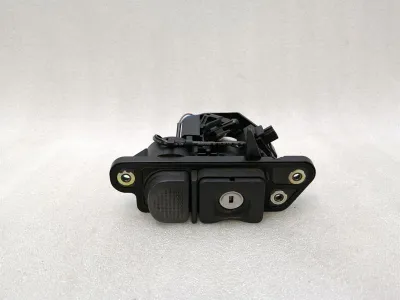 Mercedes S-klass W220 Bagagelås A2208210751 Bakluckelås-