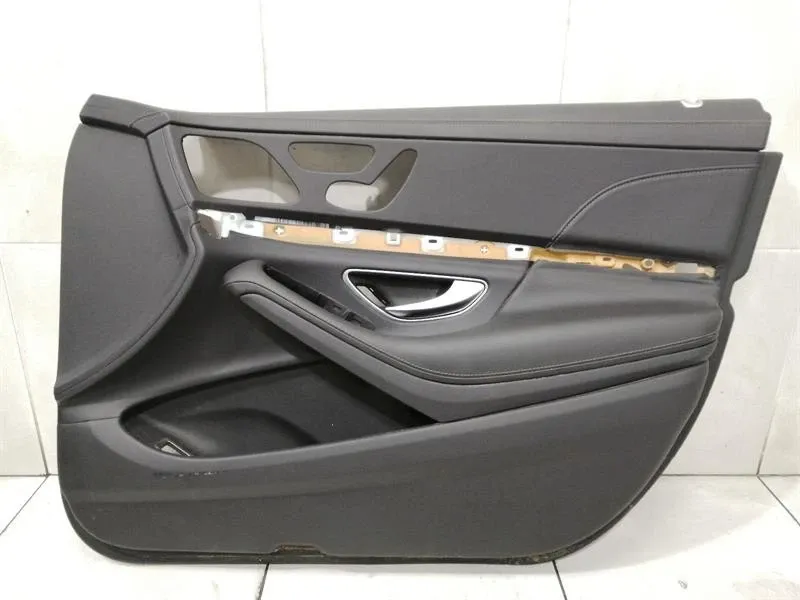 Mercedes-Benz A (W176) Mercedes S W222 door card front right RHD A2227207800 door panel front RHD- Body type: Saloon
Fuel: Petrol