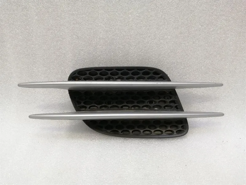 Mercedes SL R230 left wing grille A2306900136 grille fender left defect-