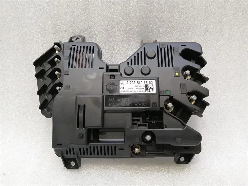 Mercedes-Benz A (W176) Mercedes S-Class W222 Fuse Box A2225402850 Fuse Box Relay Relay- Body type: Saloon
Fuel: Petrol