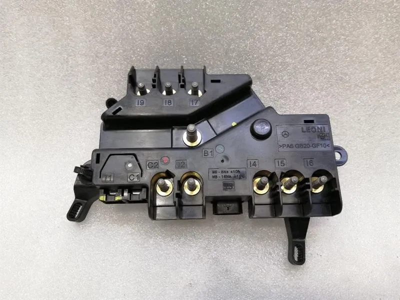 Mercedes-Benz A (W176) Mercedes S-Class W222 Fuse Box A2225402650 Fuse Box- Body type: Saloon
Fuel: Petrol