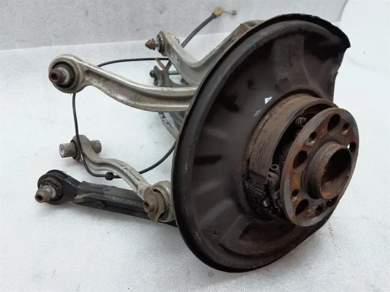 Mercedes C Class W204 Left Rear Hub A2043501341 Wheel Bearing Housing Rear Left -